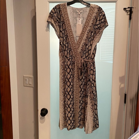 Joie wrap dress ✨NWT✨ - Picture 4 of 10
